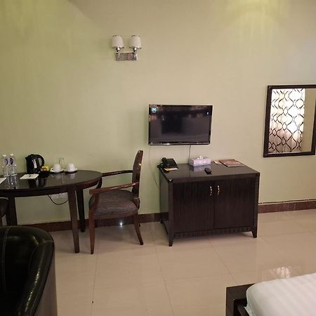 Flomi Hotel Morogoro Esterno foto