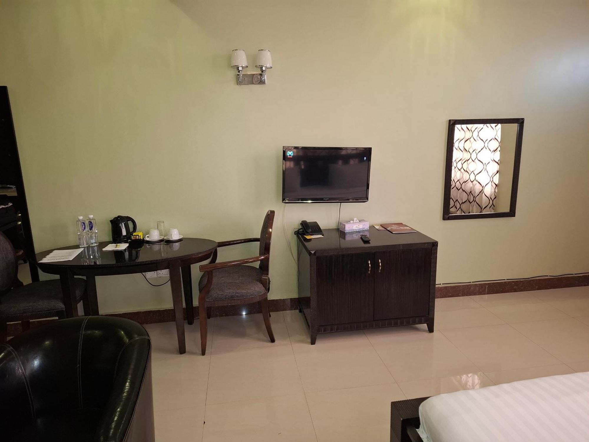 Flomi Hotel Morogoro Esterno foto