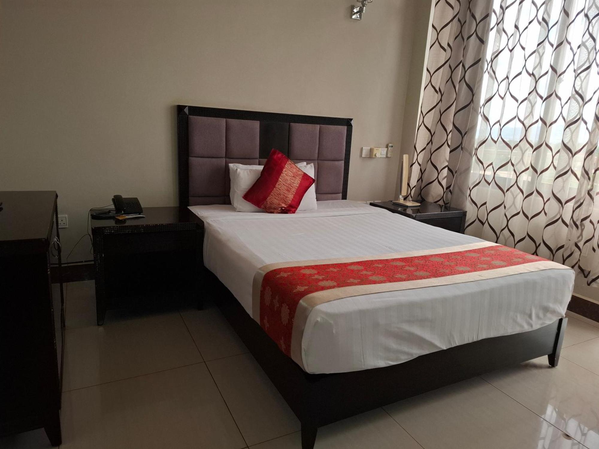 Flomi Hotel Morogoro Esterno foto